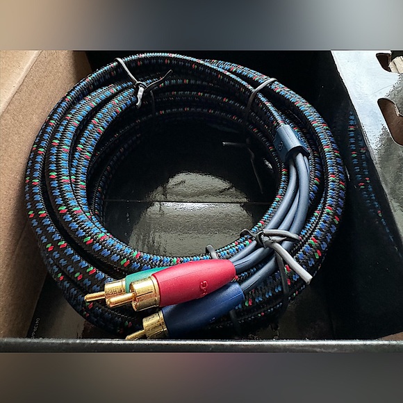 AudioQuest - Cinema Quest YIQ-G
Component Video cables 4.5 m - Picture 2 of 6